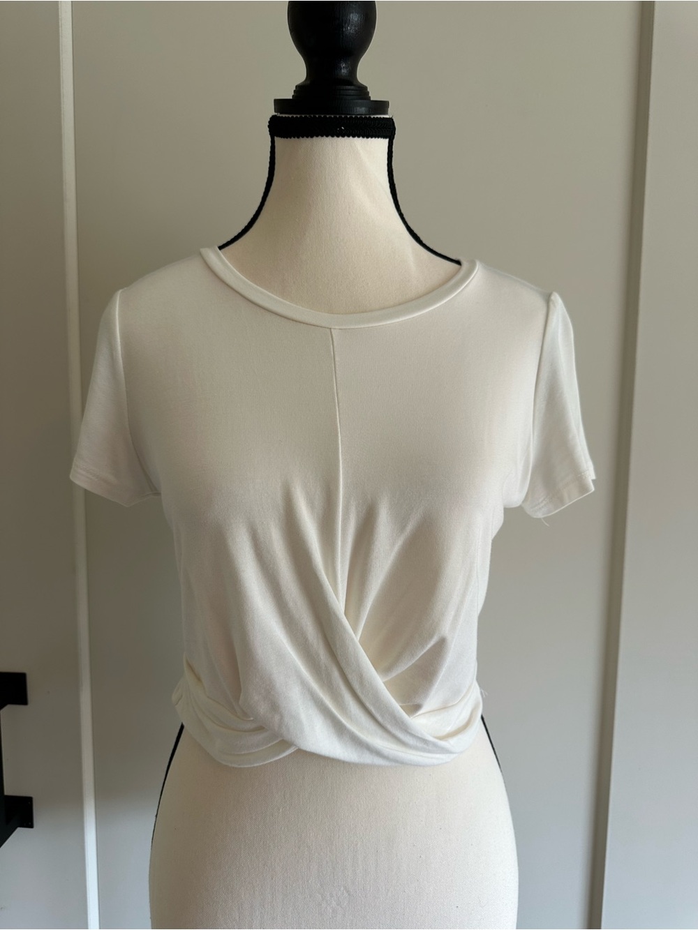 Women's White Twist-Front Crop Top - Short Sleeve